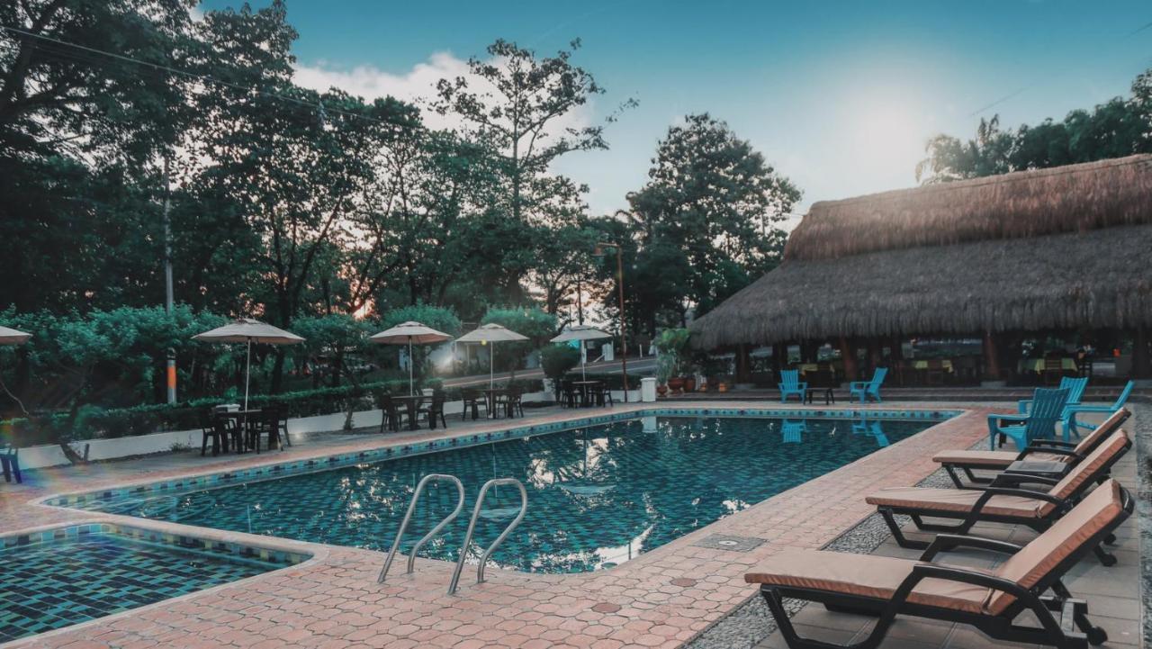 Hotel Y Restaurante Meson Del Gitano Caucasia المظهر الخارجي الصورة