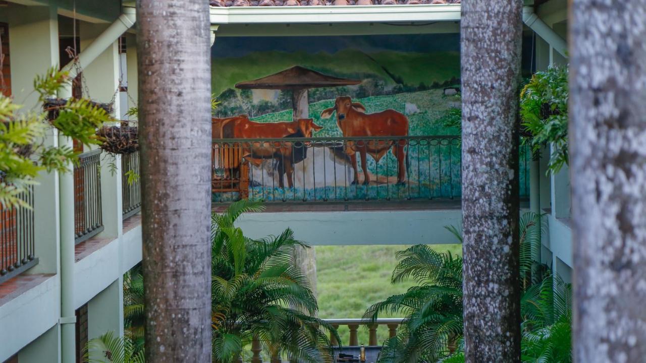 Hotel Y Restaurante Meson Del Gitano Caucasia المظهر الخارجي الصورة