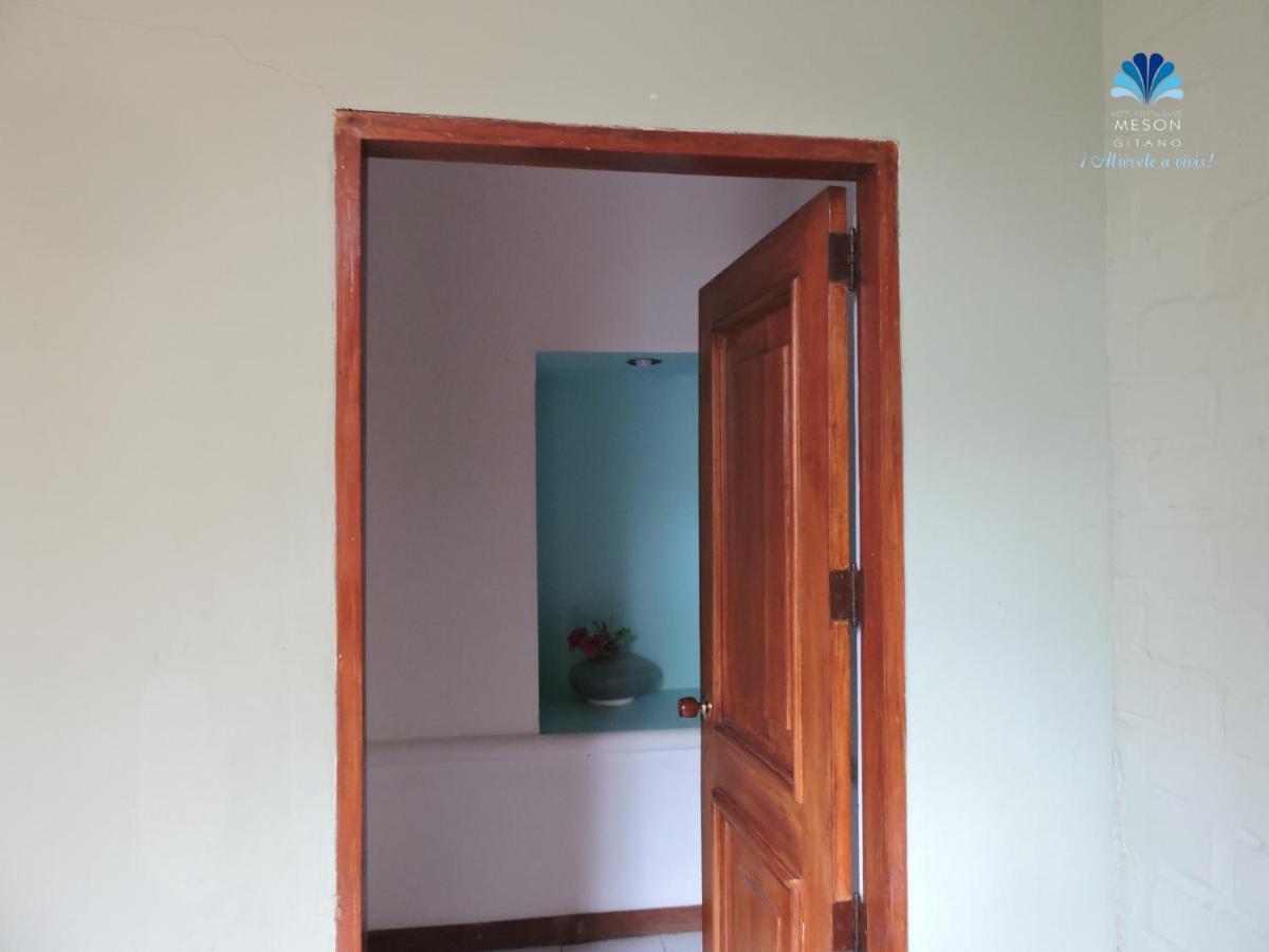 Hotel Y Restaurante Meson Del Gitano Caucasia الغرفة الصورة