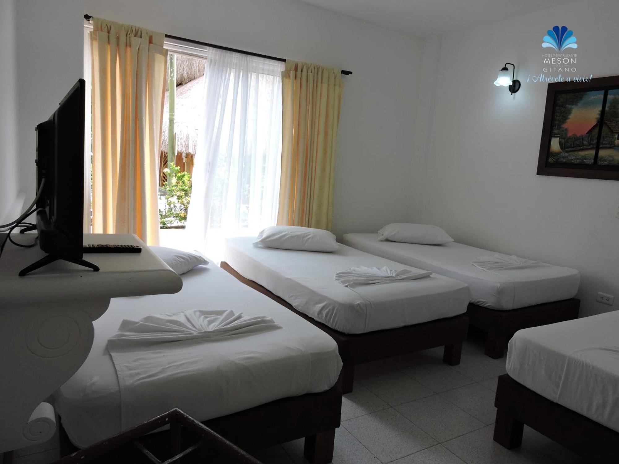 Hotel Y Restaurante Meson Del Gitano Caucasia الغرفة الصورة