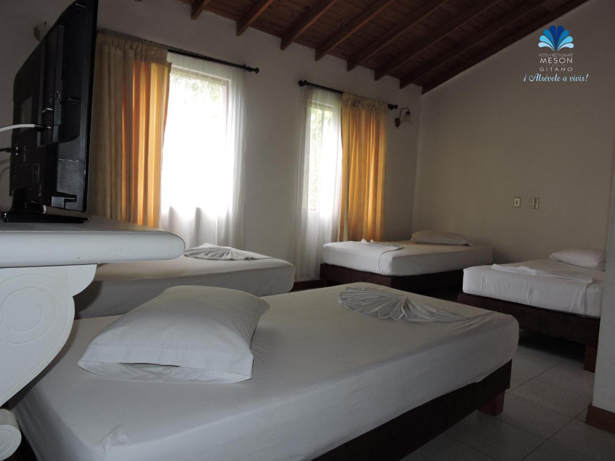 Hotel Y Restaurante Meson Del Gitano Caucasia الغرفة الصورة