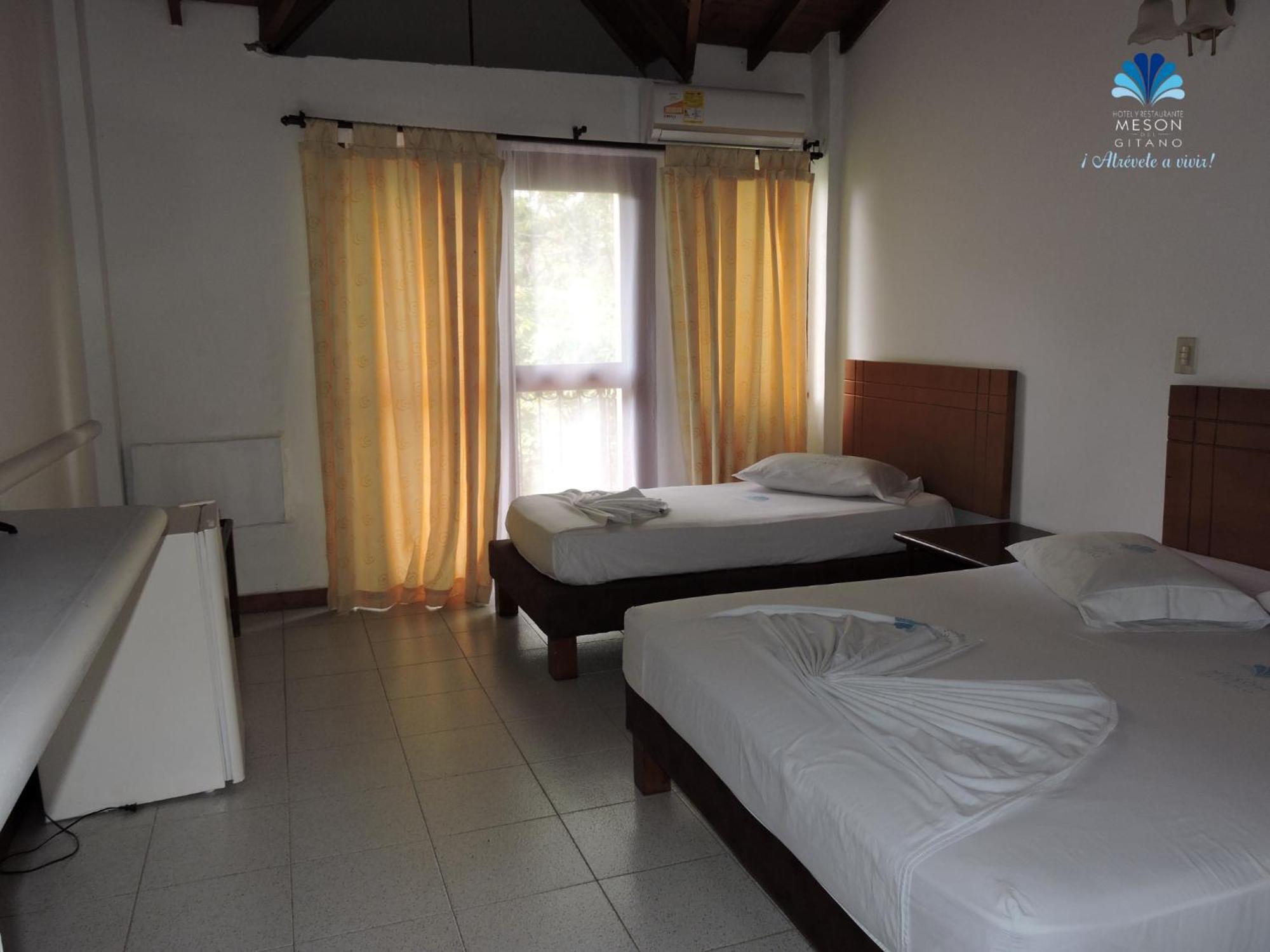 Hotel Y Restaurante Meson Del Gitano Caucasia الغرفة الصورة