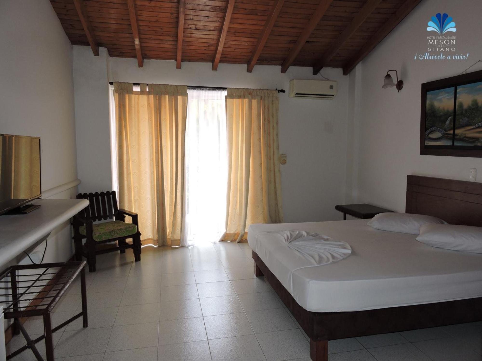 Hotel Y Restaurante Meson Del Gitano Caucasia الغرفة الصورة